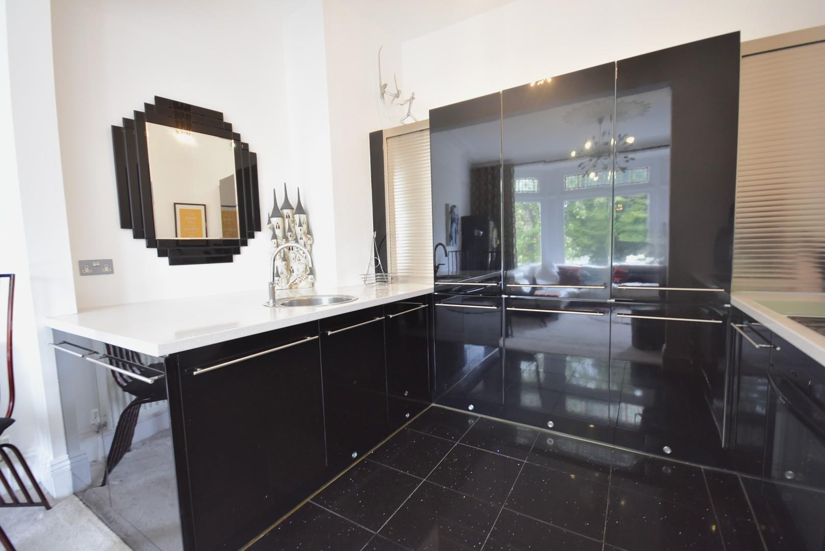 Flat 1 Portman House, 12 Royal Buildings, Stanwell Road, Penarth, CF64 3ED